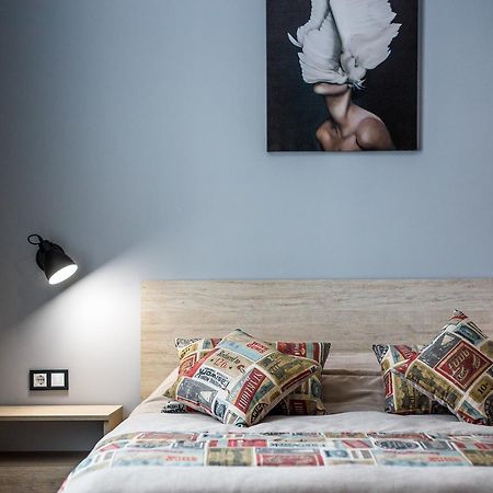 Apart Hotel On Rynok Square Lviv Bagian luar foto