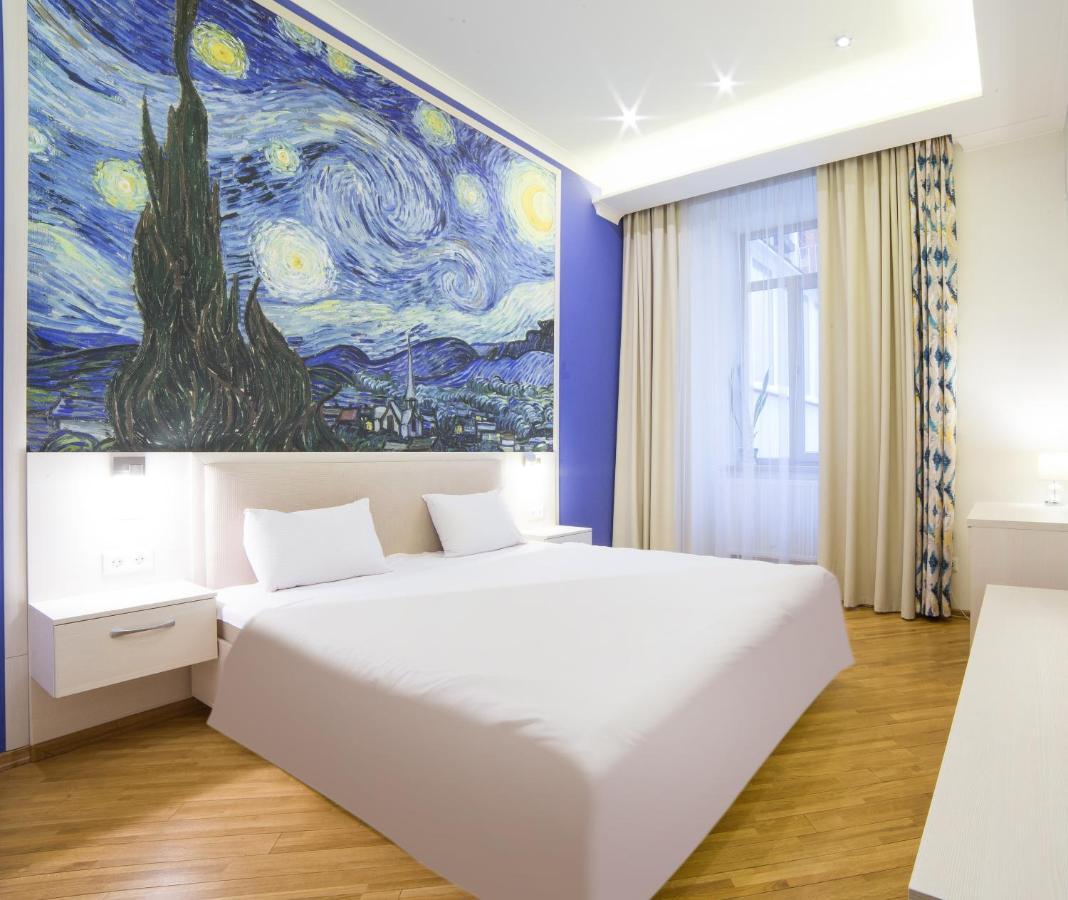 Apart Hotel On Rynok Square Lviv Bagian luar foto