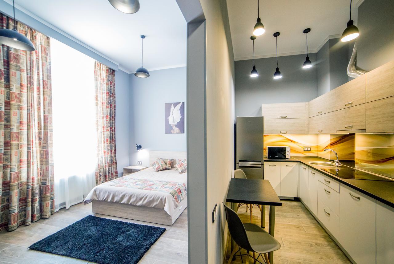 Apart Hotel On Rynok Square Lviv Bagian luar foto