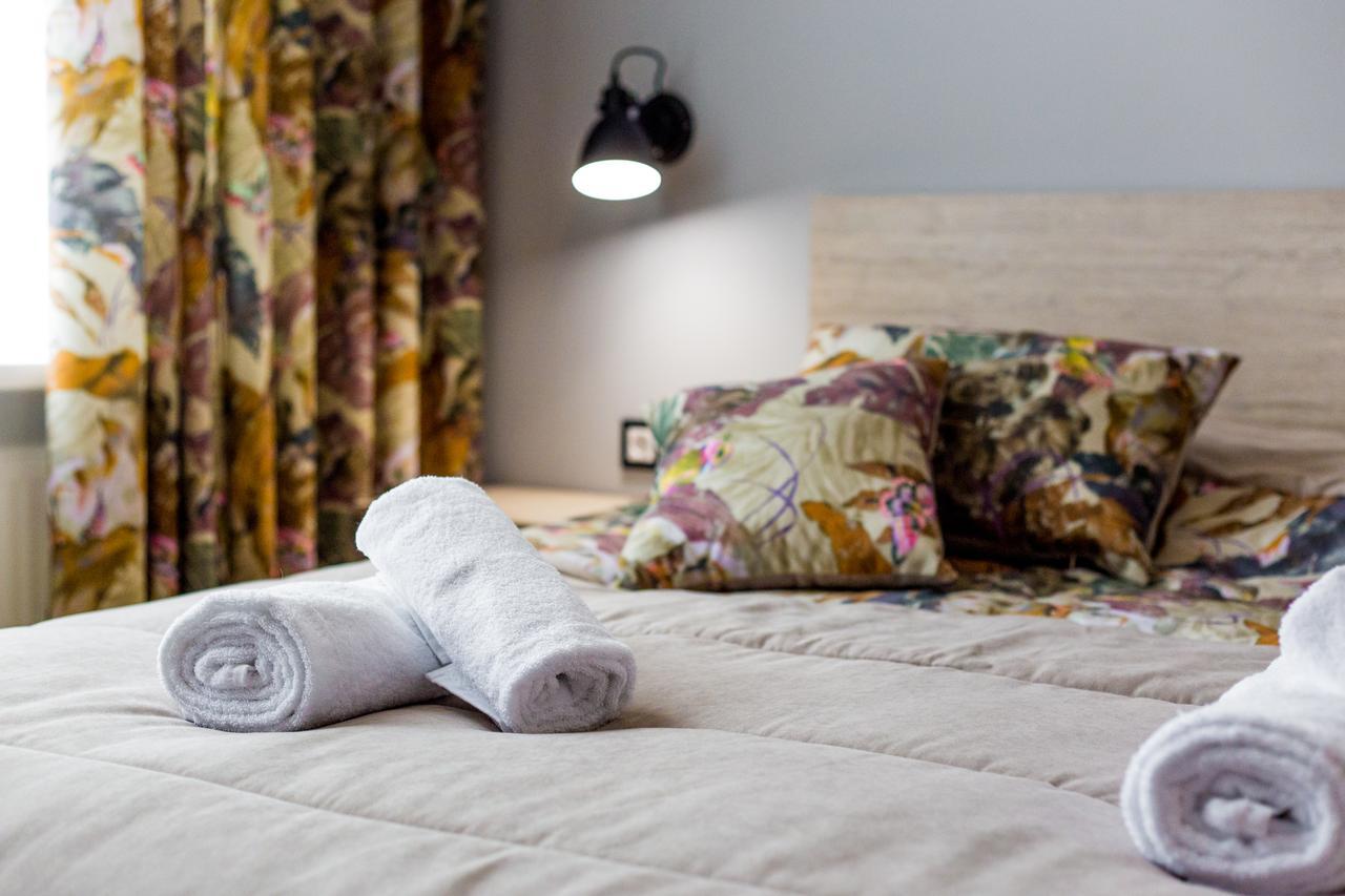 Apart Hotel On Rynok Square Lviv Bagian luar foto
