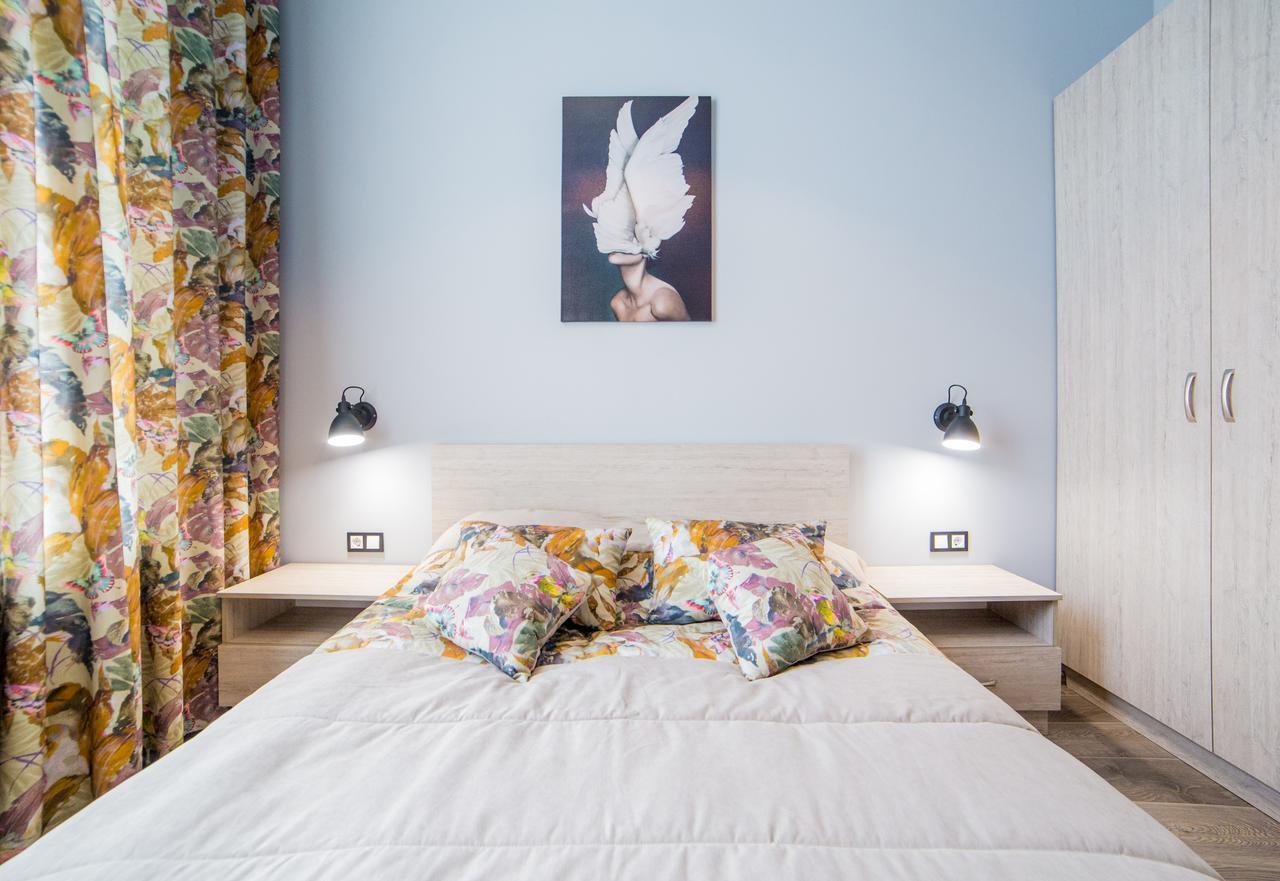 Apart Hotel On Rynok Square Lviv Bagian luar foto