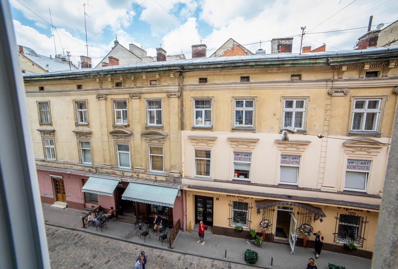 Apart Hotel On Rynok Square Lviv Bagian luar foto