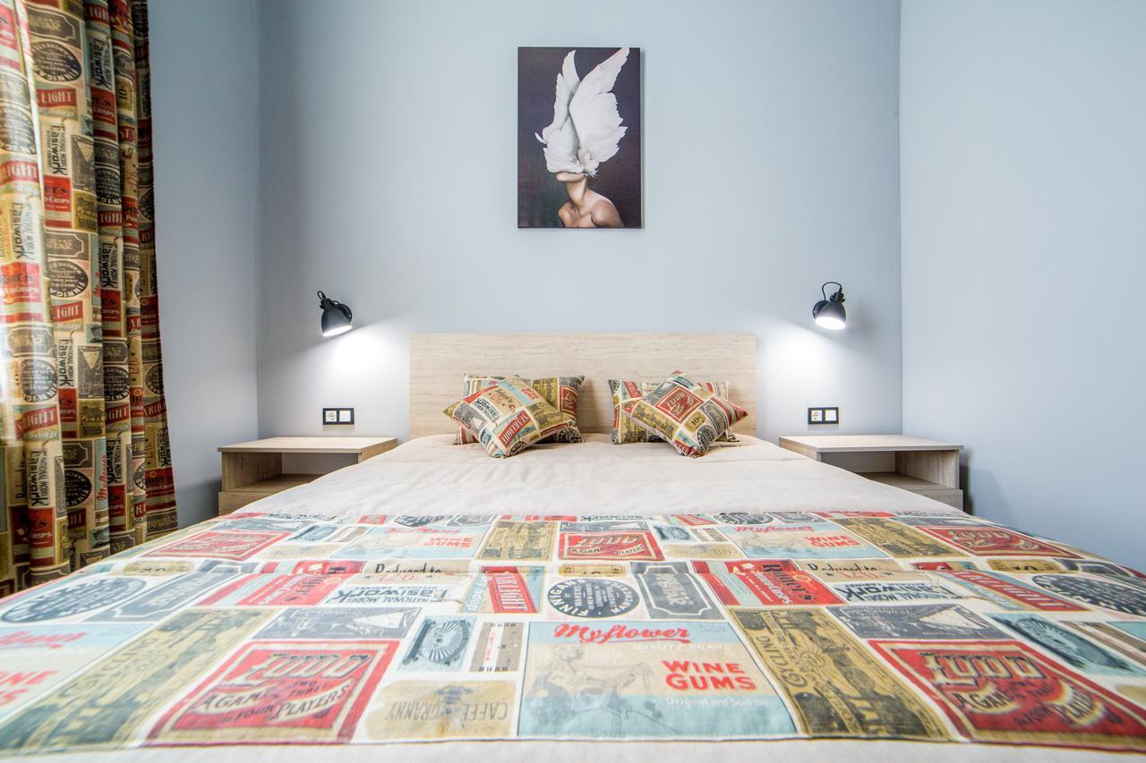 Apart Hotel On Rynok Square Lviv Bagian luar foto