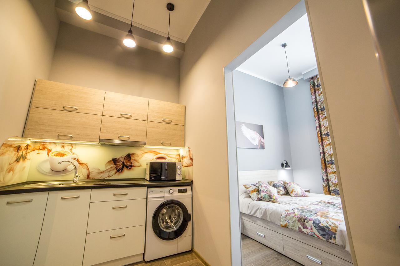 Apart Hotel On Rynok Square Lviv Bagian luar foto