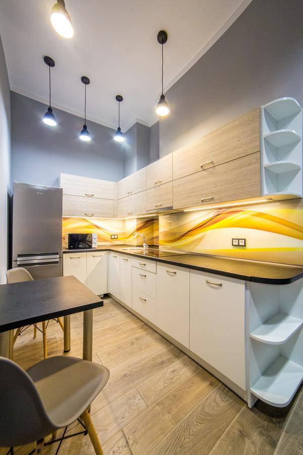 Apart Hotel On Rynok Square Lviv Bagian luar foto