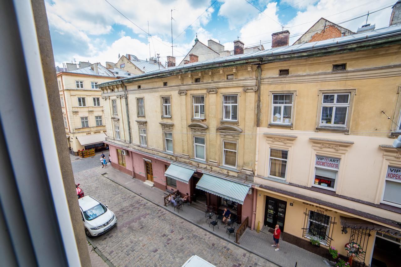Apart Hotel On Rynok Square Lviv Bagian luar foto