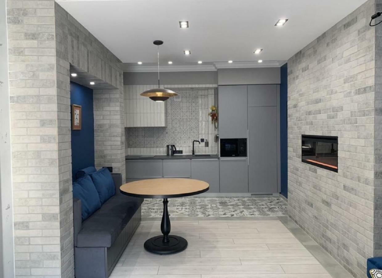Apart Hotel On Rynok Square Lviv Bagian luar foto