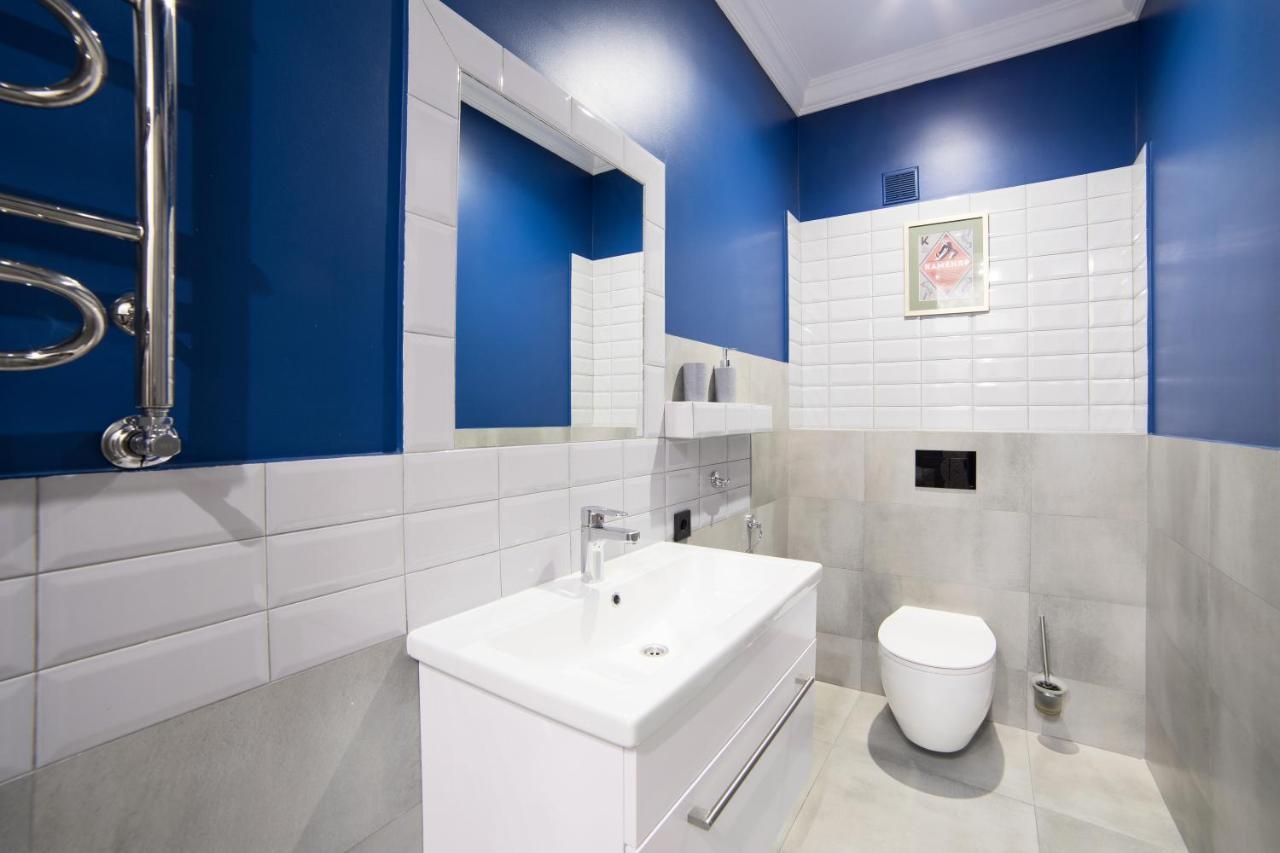 Apart Hotel On Rynok Square Lviv Bagian luar foto