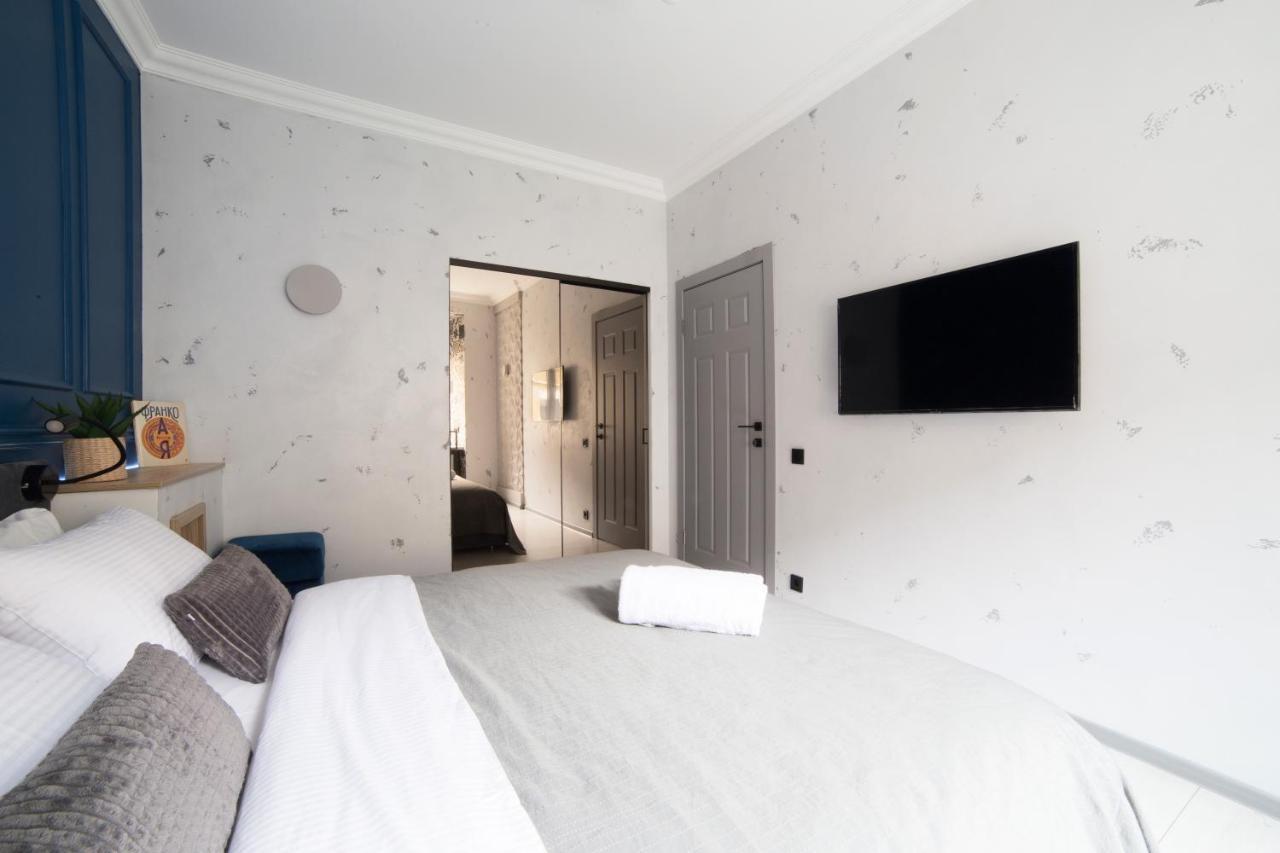 Apart Hotel On Rynok Square Lviv Bagian luar foto