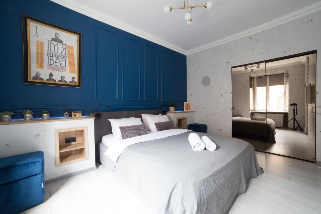 Apart Hotel On Rynok Square Lviv Bagian luar foto